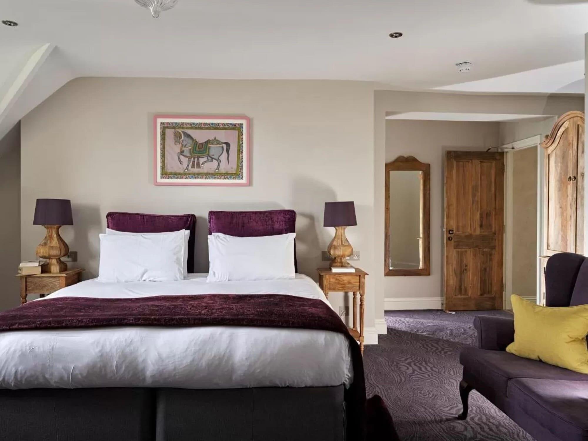 Cotswold Grange Bed & Breakfast Cheltenham Dış mekan fotoğraf A bedroom at The Old parsonage