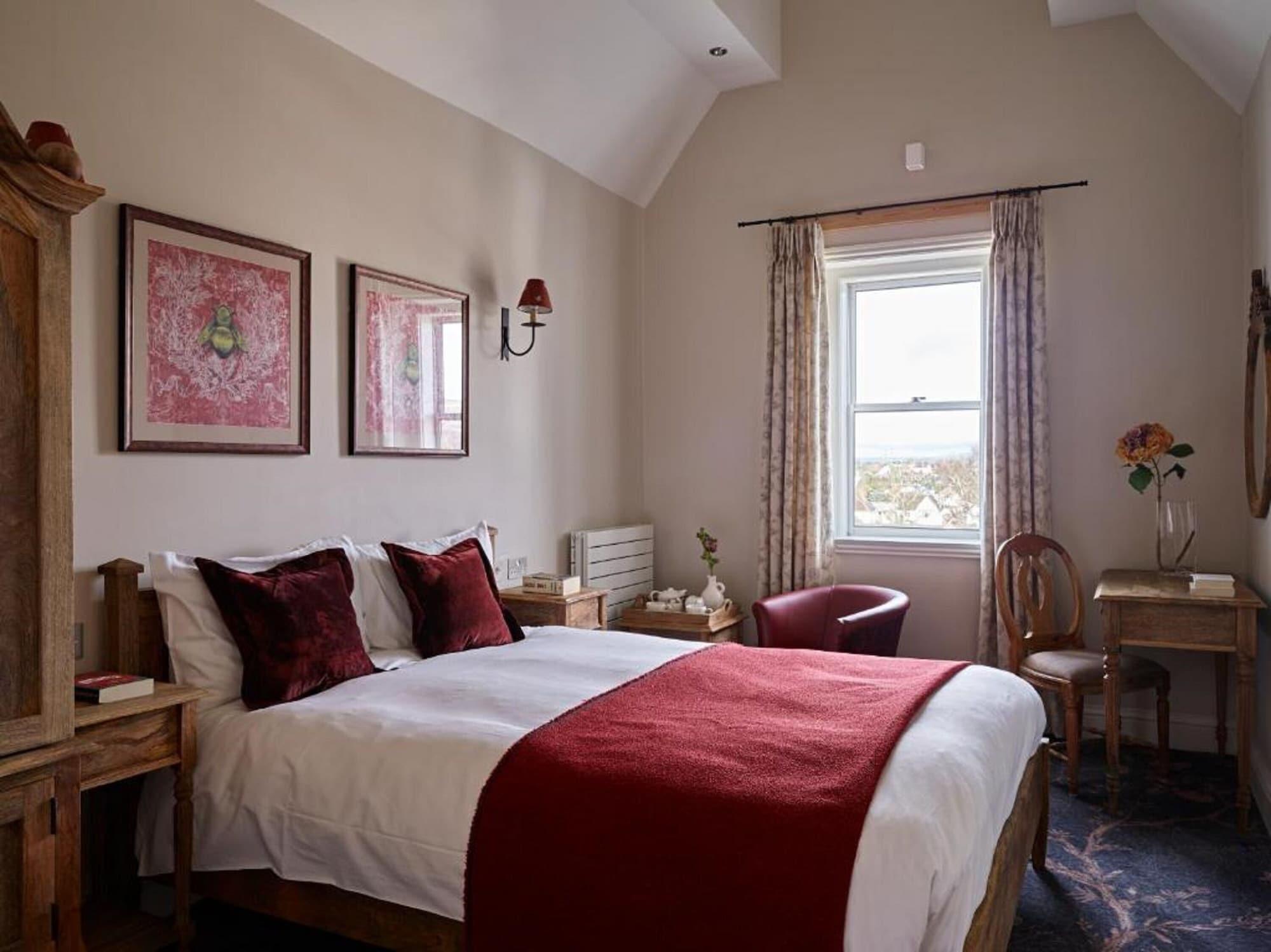 Cotswold Grange Bed & Breakfast Cheltenham Dış mekan fotoğraf A bedroom at the hotel