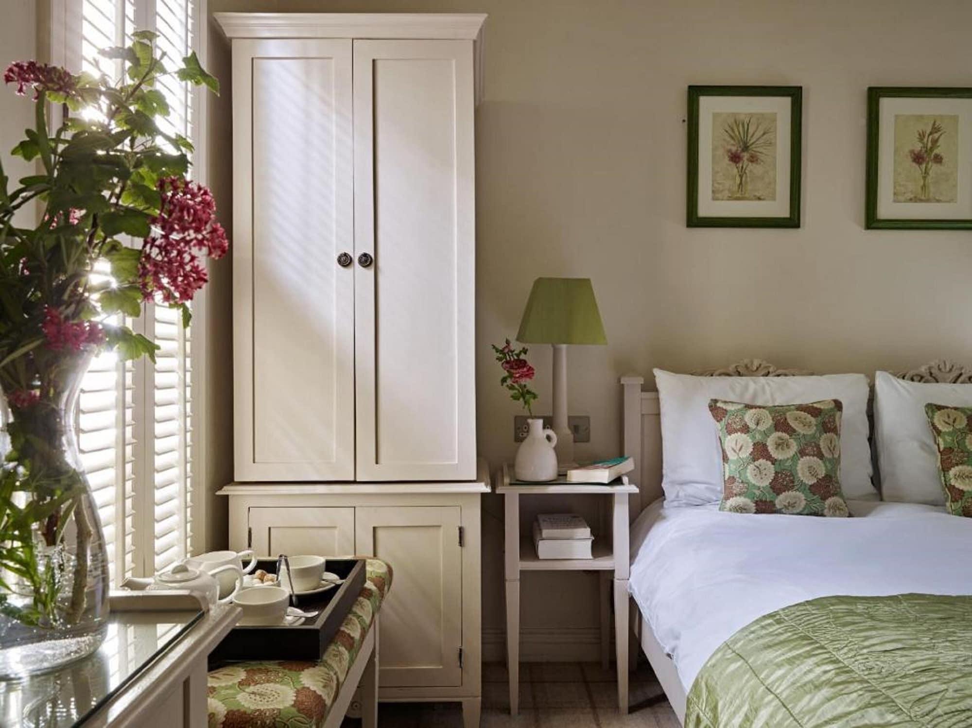 Cotswold Grange Bed & Breakfast Cheltenham Dış mekan fotoğraf A bedroom