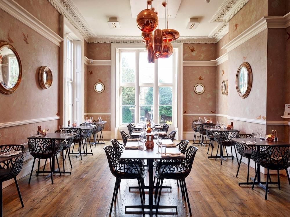 Cotswold Grange Bed & Breakfast Cheltenham Dış mekan fotoğraf Interior of the restaurant