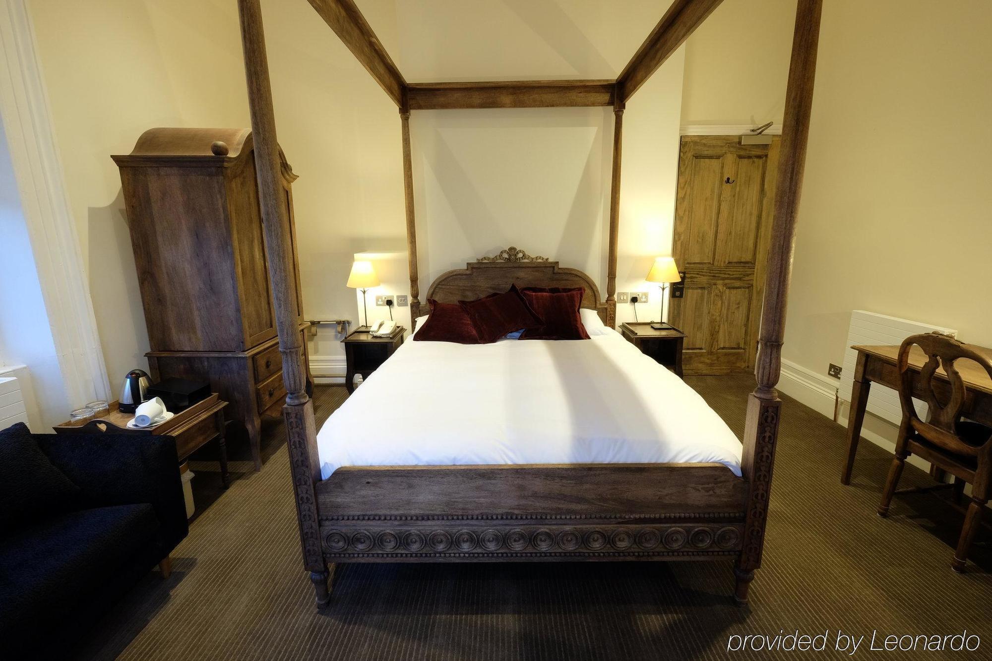 Cotswold Grange Bed & Breakfast Cheltenham Dış mekan fotoğraf A room at the hotel