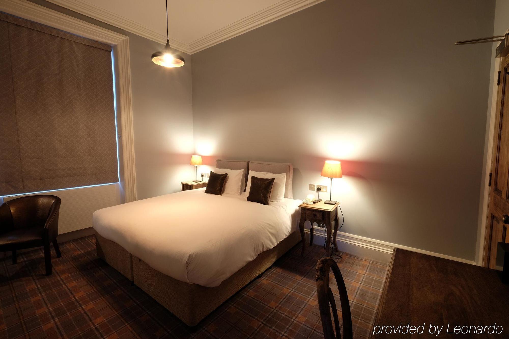Cotswold Grange Bed & Breakfast Cheltenham Dış mekan fotoğraf A room at the hotel