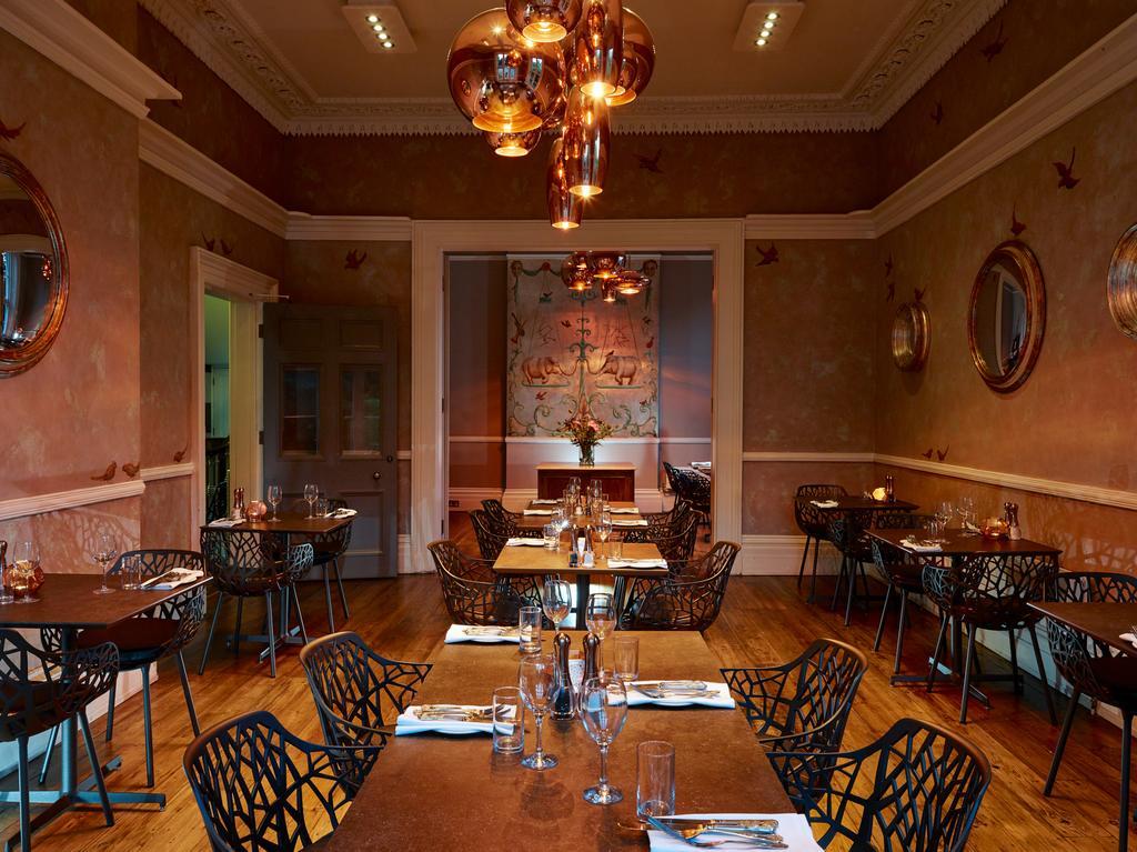 Cotswold Grange Bed & Breakfast Cheltenham Dış mekan fotoğraf The interior of the restaurant