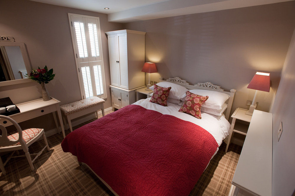 Cotswold Grange Bed & Breakfast Cheltenham Dış mekan fotoğraf A bedroom