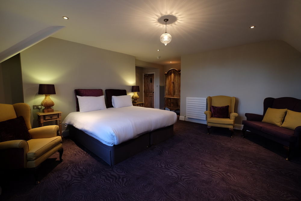 Cotswold Grange Bed & Breakfast Cheltenham Dış mekan fotoğraf A room at the hotel