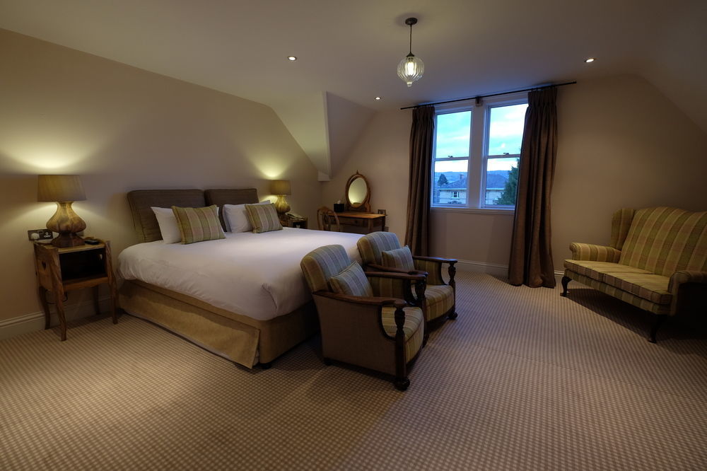 Cotswold Grange Bed & Breakfast Cheltenham Dış mekan fotoğraf A bedroom at the hotel