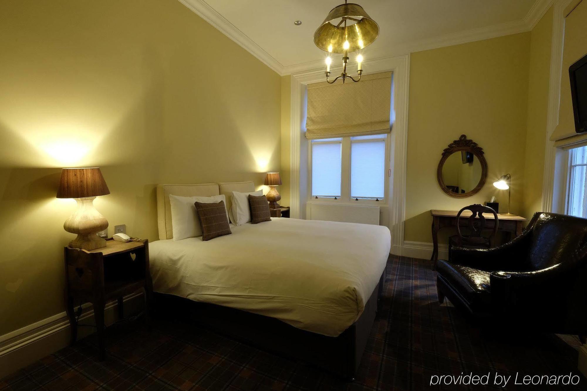 Cotswold Grange Bed & Breakfast Cheltenham Dış mekan fotoğraf A room at the hotel