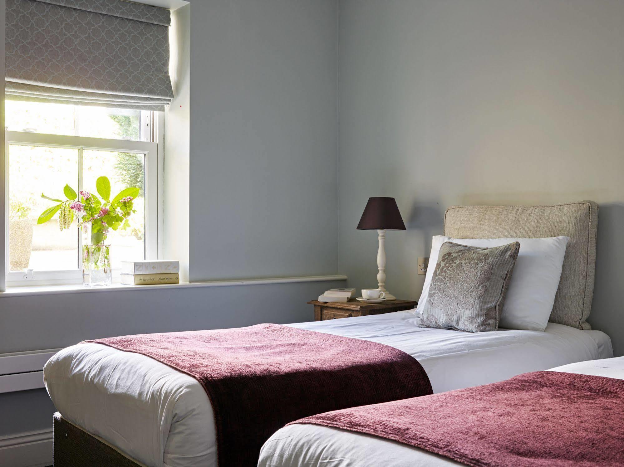 Cotswold Grange Bed & Breakfast Cheltenham Dış mekan fotoğraf A room at the hotel