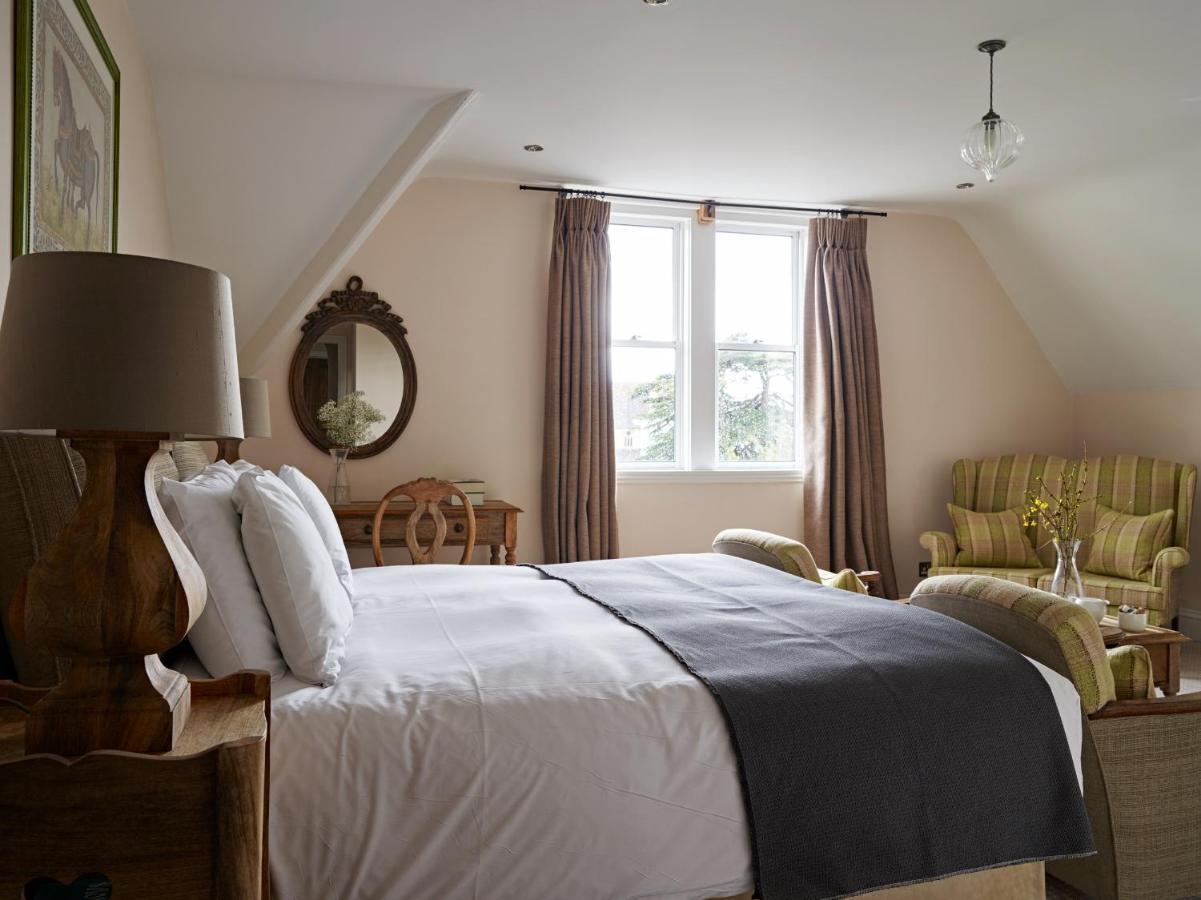 Cotswold Grange Bed & Breakfast Cheltenham Dış mekan fotoğraf A bedroom at The Pig